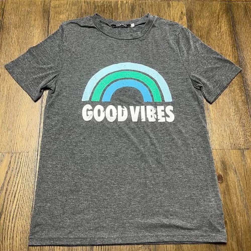 Amazon Gray and Blue Good Vibes Short Sleeve Tee